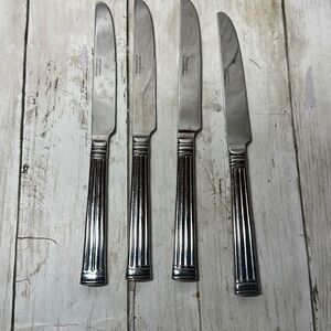 4 Reed & Barton CRESCENDO II Dinner Knives 9 3/4”